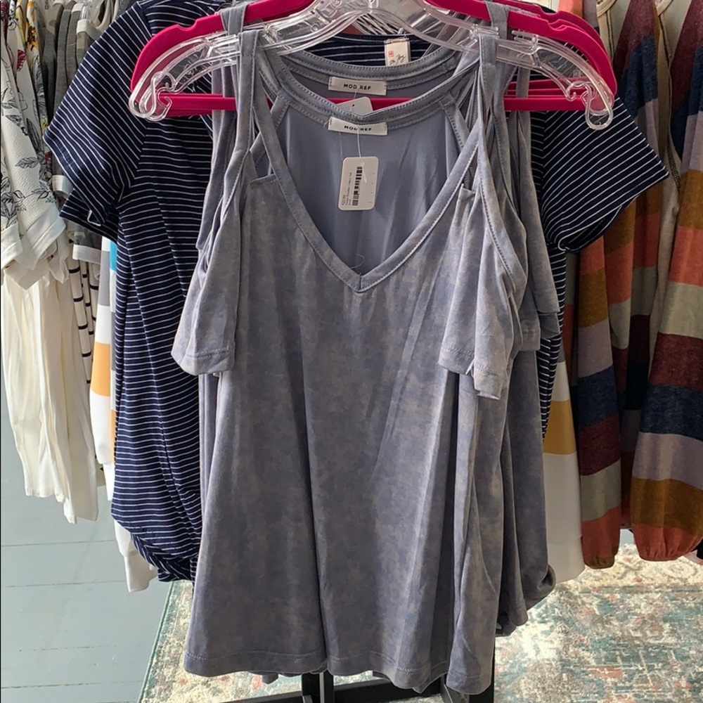 Vneck Tee